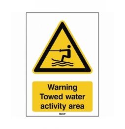 Znak bezpieczeństwa ISO – Ostrzeżenie przed strefą holowania narciarzy wodnych, W/W045/EN488/PE-148X210-1