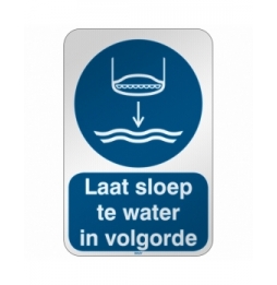 Znak bezpieczeństwa ISO – Opuścić na wodę łódź ratunkową zgodnie z procedurą …, M/M039/NL405/RFL-390X590-1